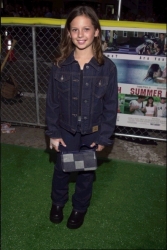 Photos de Mackenzie Rosman - Summer Catch Premiere 08.22.2001 - 1